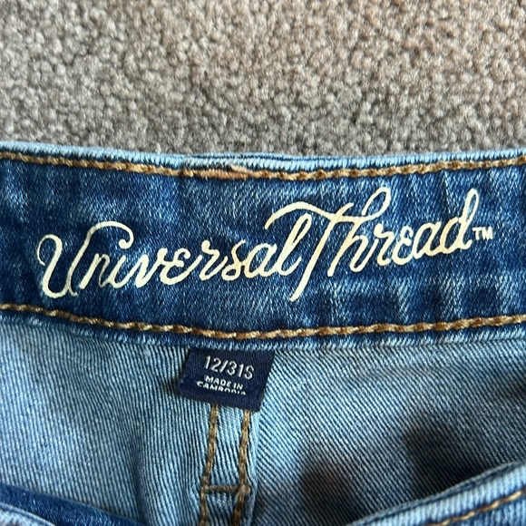 Universal thread size 12- short high-rise skinny jean - Picture 2 of 4